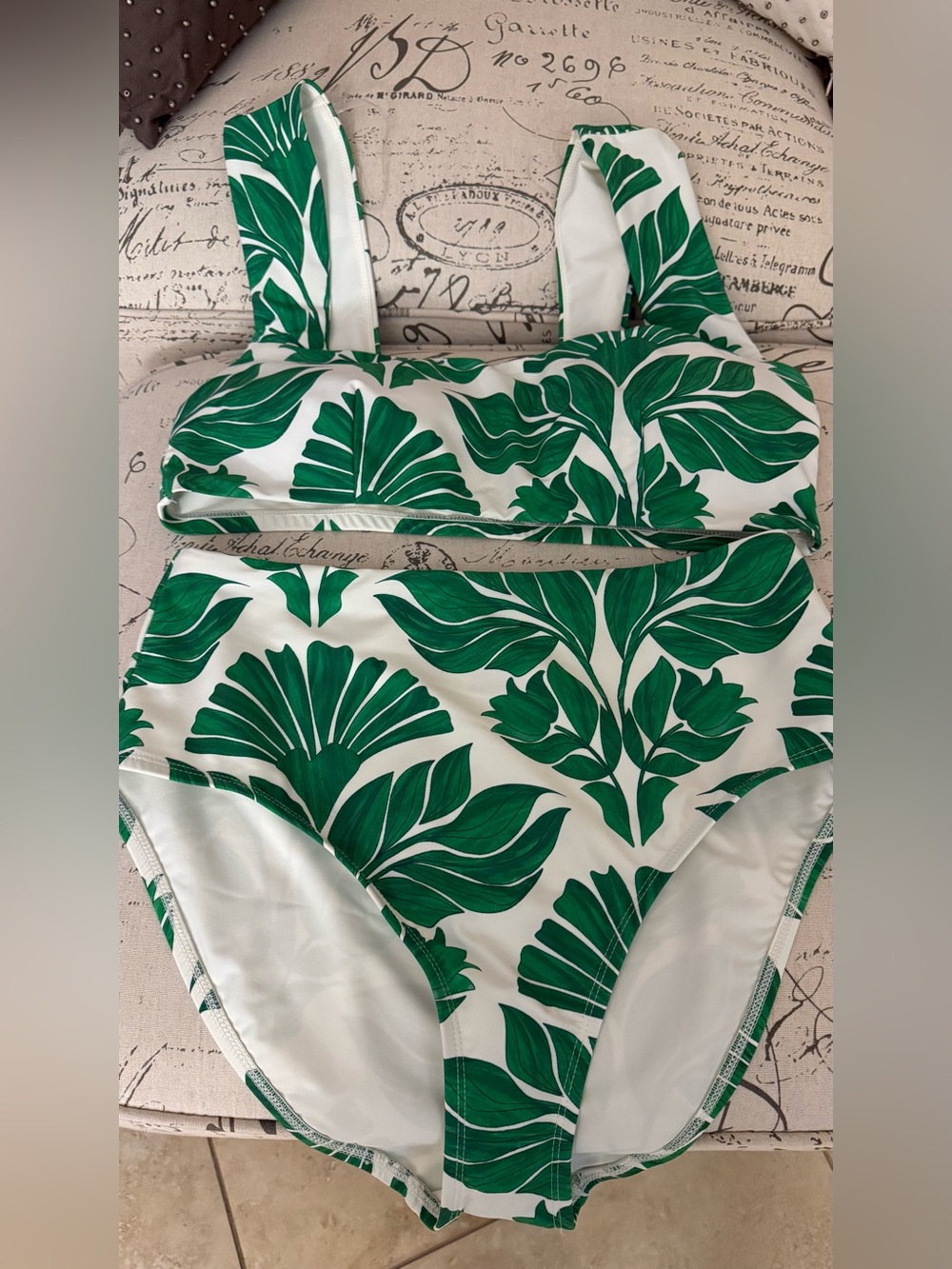 🛍️🛍️ BRAND NEW!!  ALEX MARIE 2-PC GREEN/WHITE SWIM TOP & BOTTOM 🛍️🛍️